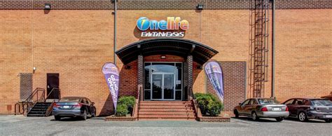 Onelife alexandria - Recently I had my 100th training session with (James) Eliot Hyche at Onelife Fitness - Crystal Park. The fitness center is located in what is rapidly becoming the Amazon-friendly hub of high tech businesses in Crystal City, Virginia (which straddles both Arlington and Alexandria VA). 